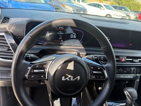 Used 2025 Kia Seltos S image 28