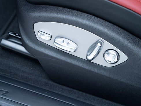 Used 2026 Porsche Macan AWD/4WD image 15