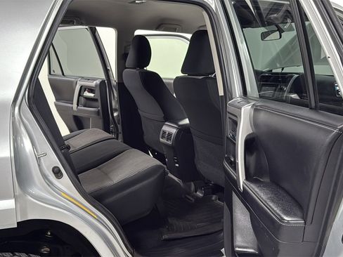 Used 2016 Toyota 4Runner SR5 image 17