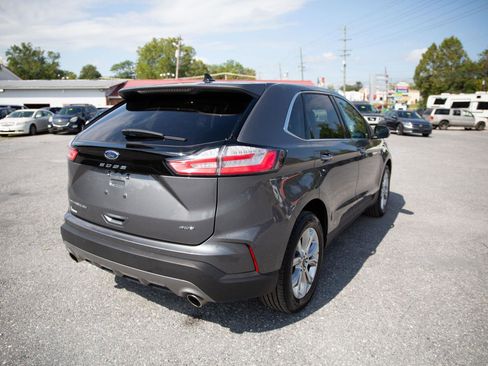 Used 2024 Ford Edge Titanium image 3