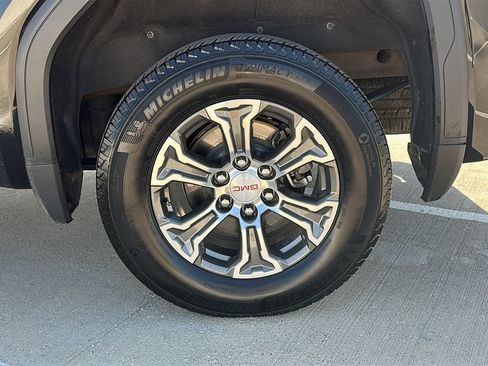 Used 2025 GMC Sierra 1500 SLT AWD/4WD image 19
