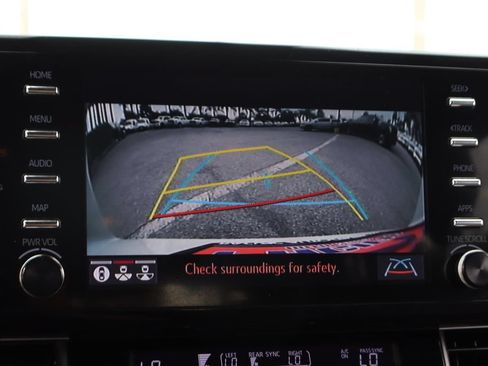 Used 2023 Toyota Sienna Platinum FWD image 30