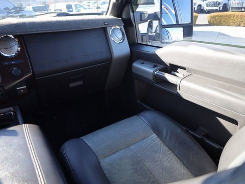 Used 2011 Ford F250 Lariat w/ Chrome Pkg image 20