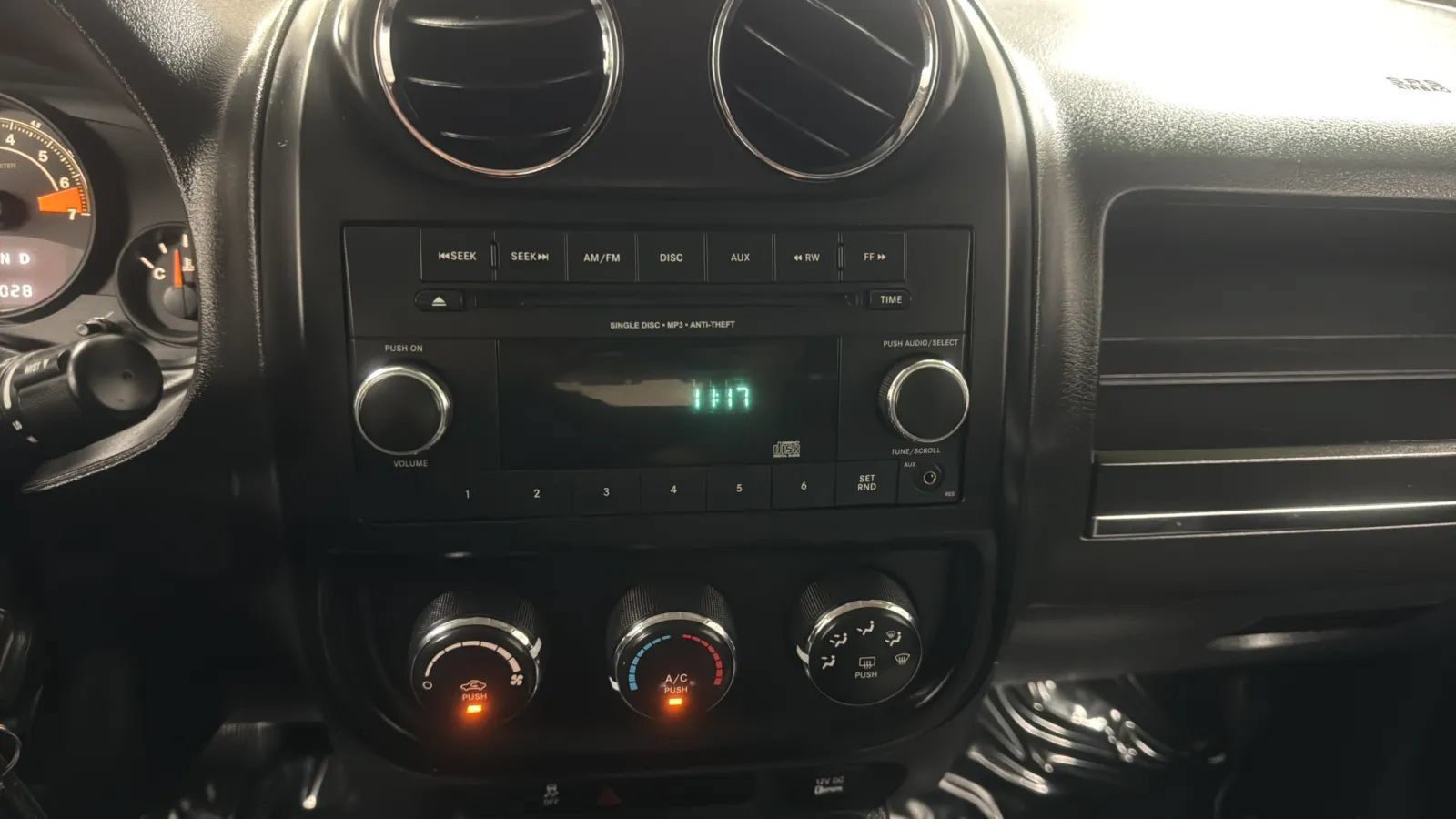 Used 2015 Jeep Patriot Sport w/ Power Value Group FWD image 12