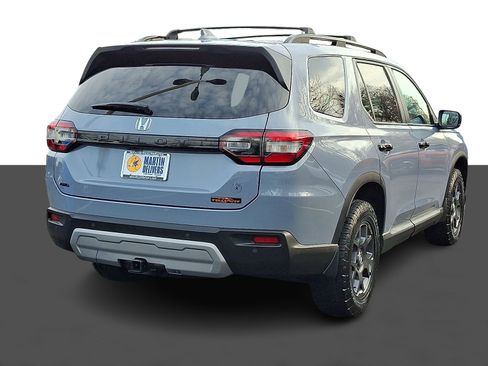 Certified 2025 Honda Pilot TrailSport image 6
