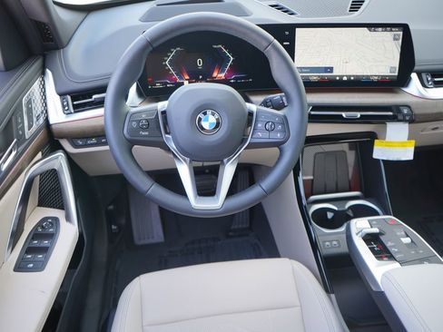 Used 2025 BMW X1 xDrive28i w/ Premium Package image 16