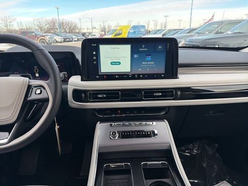 New 2026 Lincoln Aviator AWD image 19