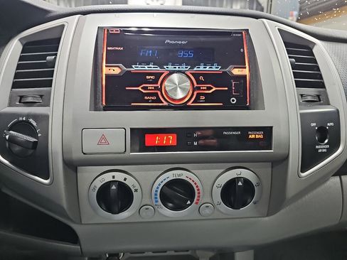 Used 2011 Toyota Tacoma 4x4 Access Cab V6 w/ SR5 Pkg #2 image 26