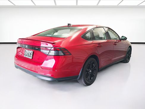 Used 2025 Honda Accord SE image 4