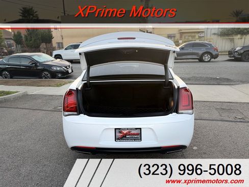 Used 2017 Chrysler 300 S w/ S Model Appearance Package RWD image 12