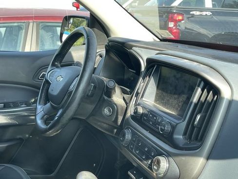 Used 2017 Chevrolet Colorado Z71 RWD image 3