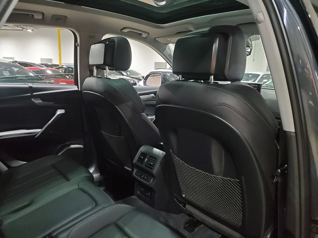 Used 2023 Audi Q5 2.0T Premium Plus w/ Premium Plus Package AWD/4WD image 21