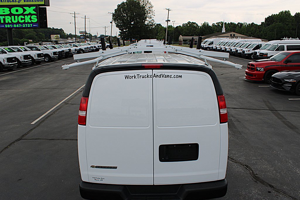Used 2024 Chevrolet Express 2500 w/ Driver Convenience Package RWD image 24