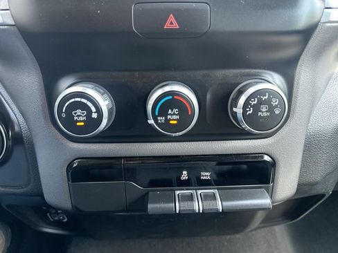 Used 2020 RAM 1500 Big Horn AWD/4WD image 17