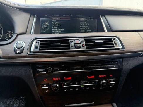 Used 2014 BMW 750Li xDrive AWD/4WD image 19