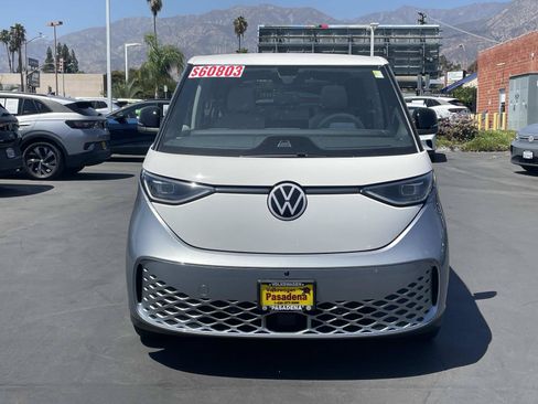 Certified 2025 Volkswagen ID. Buzz 1st Edition RWD image 2