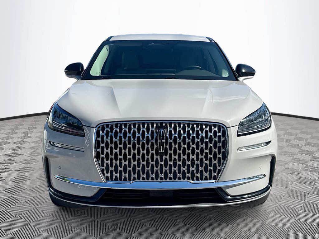 Used 2024 Lincoln Corsair AWD w/ Equipment Group 101A image 2