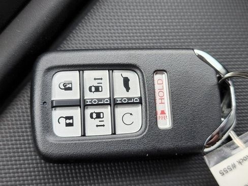 Used 2024 Honda Odyssey EX-L image 13