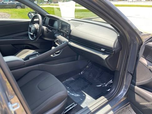 Used 2025 Hyundai Elantra Sport FWD image 26