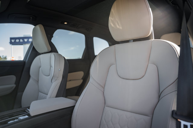 New 2027 Volvo XC60 T8 Plus AWD/4WD image 37