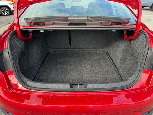 Certified 2025 Volkswagen Jetta SE FWD image 17