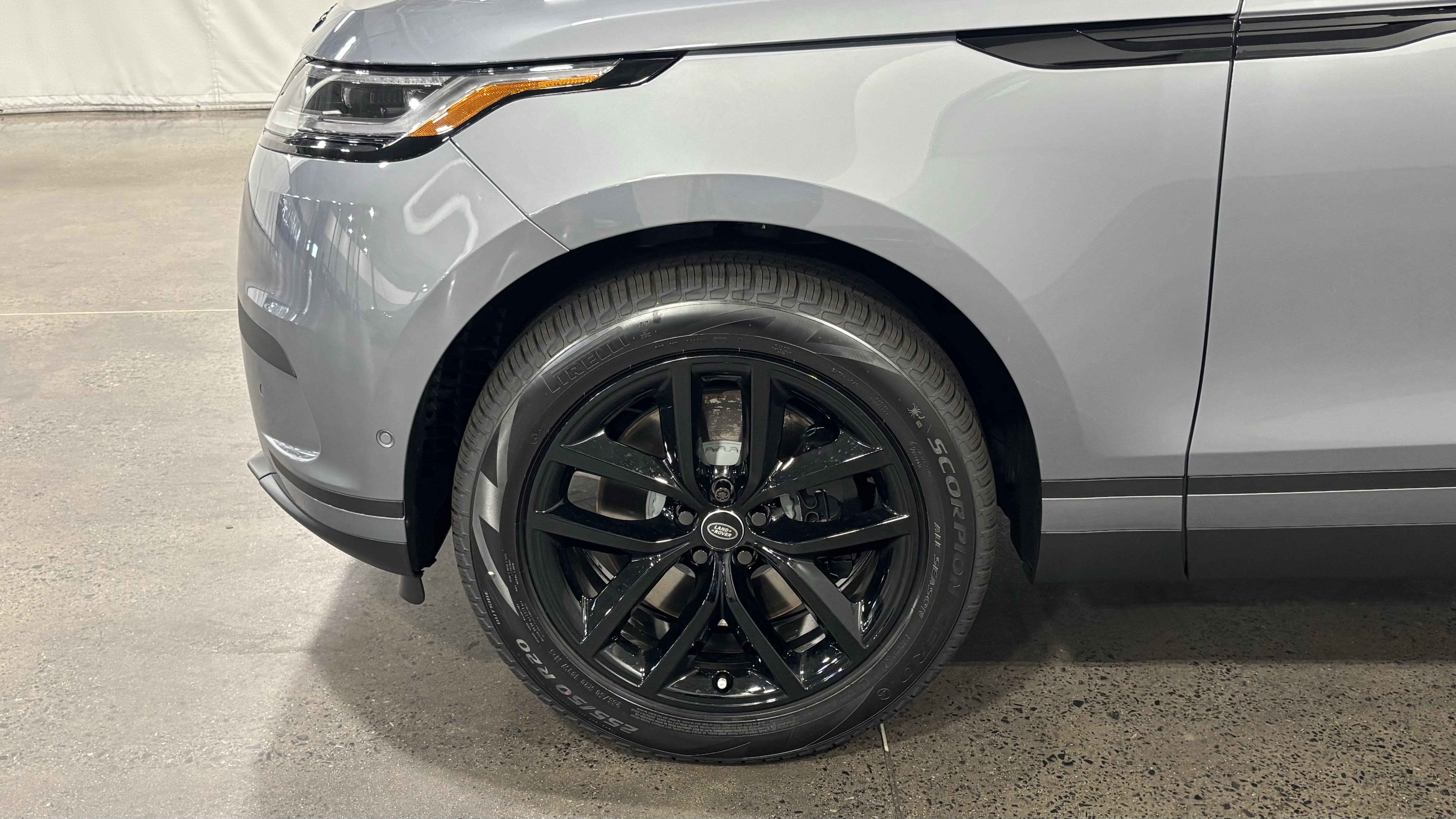 New 2026 Land Rover Range Rover Velar S AWD/4WD image 10