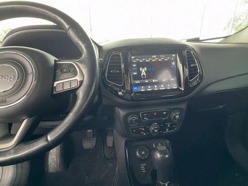 Used 2018 Jeep Compass Limited w/ Navigation Group AWD/4WD image 13