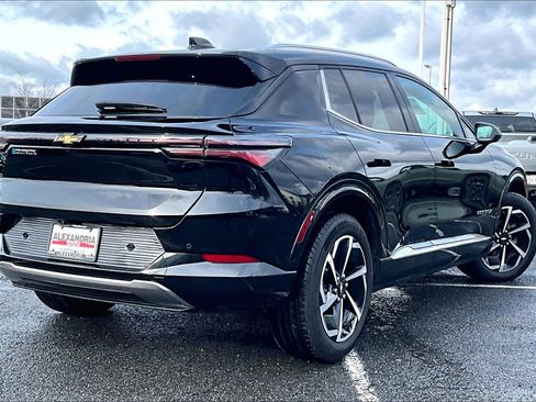 Used 2024 Chevrolet Equinox EV LT image 11