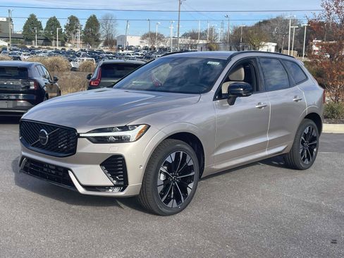 New 2026 Volvo XC60 B5 Plus w/ Protection Package Premier image 5