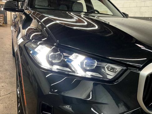 Used 2025 BMW X5 M60i w/ Climate Comfort Package image 31