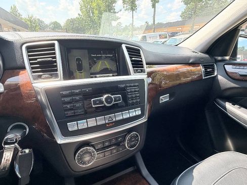 Used 2014 Mercedes-Benz GL 550 4MATIC image 79
