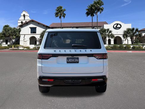 Used 2024 Jeep Wagoneer Series II AWD/4WD image 3