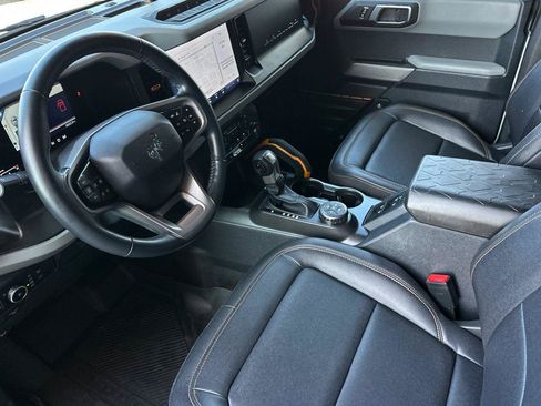 Used 2023 Ford Bronco Badlands w/ Sasquatch Package image 9