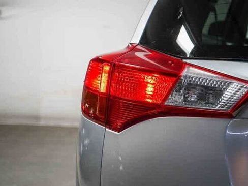 Used 2015 Toyota RAV4 Limited image 11