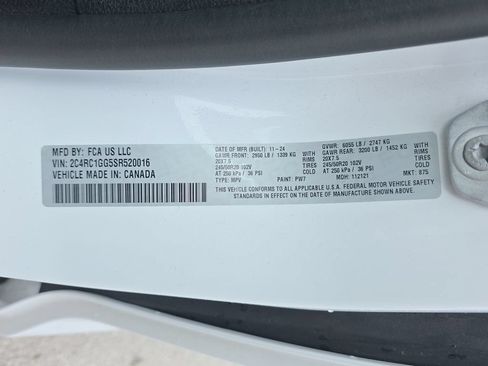 Used 2025 Chrysler Pacifica Limited FWD image 21