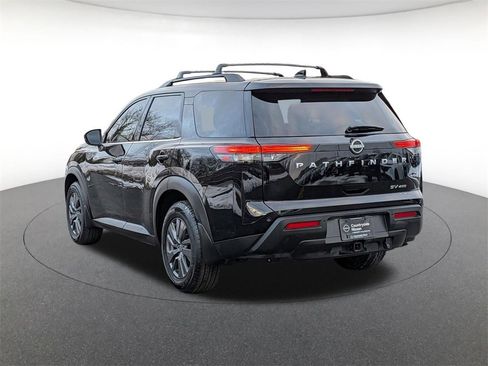 Used 2024 Nissan Pathfinder SV w/ SV Premium Package image 7