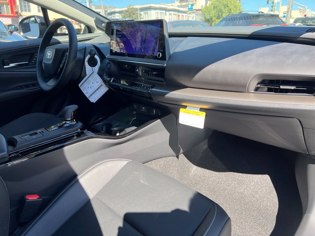 New 2027 Toyota Prius Limited AWD/4WD image 19