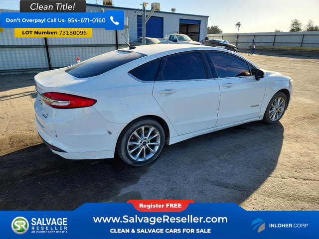 Used 2017 Ford Fusion SE FWD image 4