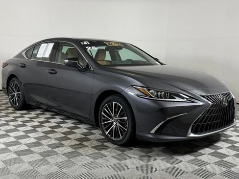 Used 2025 Lexus ES 350 w/ Premium Package FWD image 11