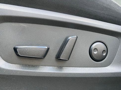 Used 2024 Nissan Pathfinder SV FWD image 11