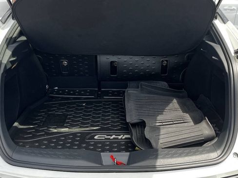 Used 2019 Toyota C-HR LE FWD image 16