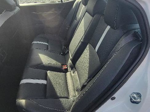 Used 2025 Toyota Camry SE w/ Convenience Package image 9