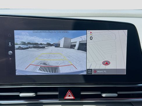 Used 2024 Hyundai Elantra SEL FWD image 11