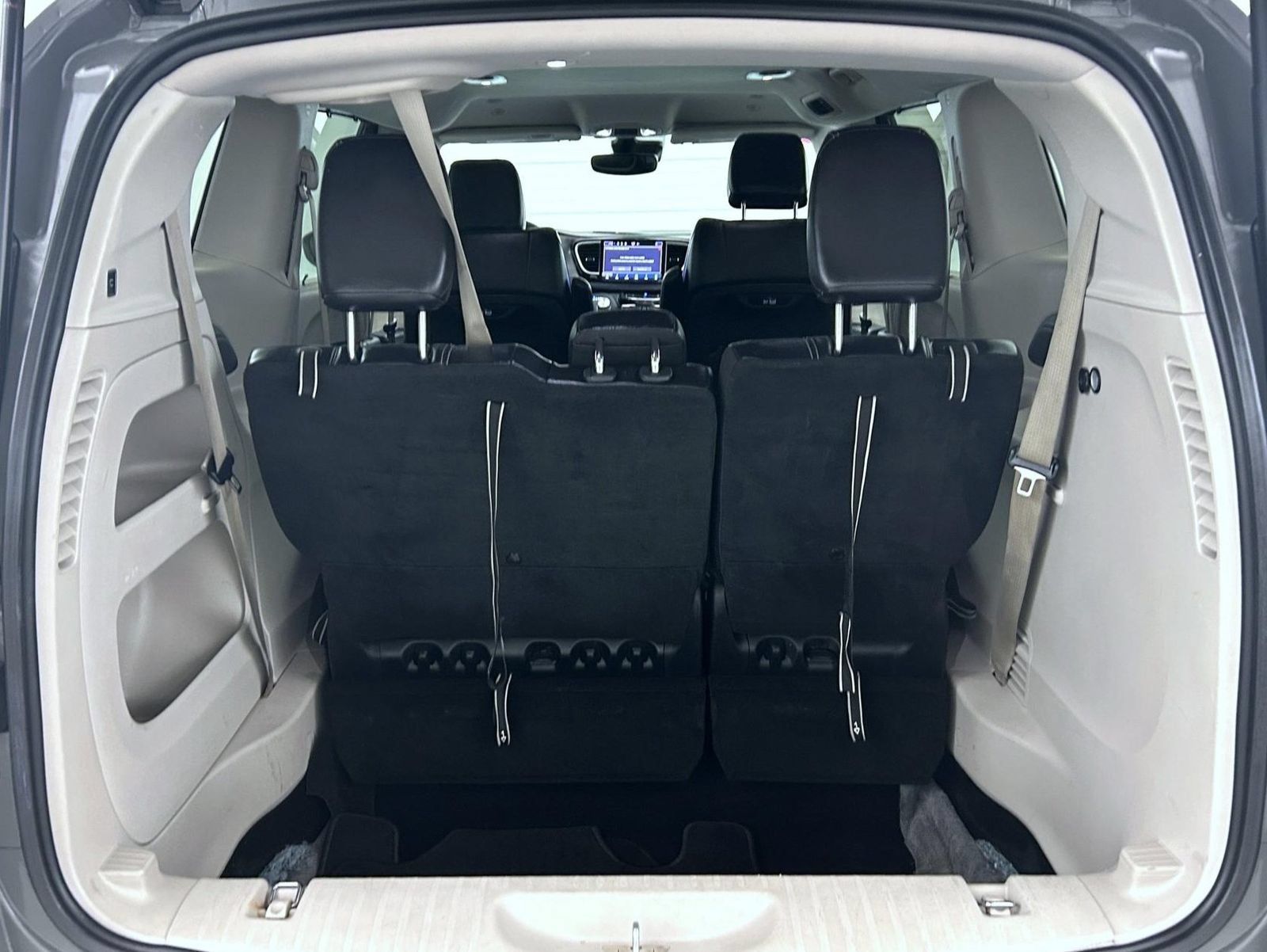 Certified 2022 Chrysler Pacifica Touring-L FWD image 19