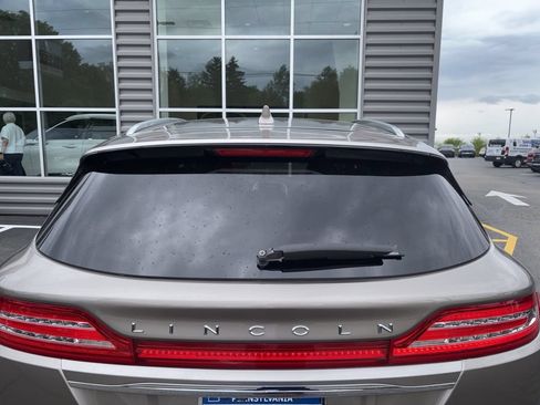 Used 2019 Lincoln MKC Select w/ Select Plus Package AWD/4WD image 5