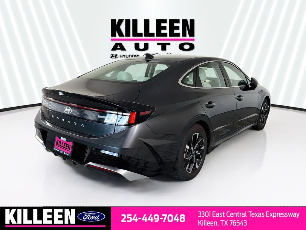 Used 2025 Hyundai Sonata SEL FWD image 9