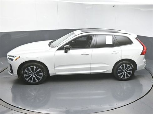 Used 2024 Volvo XC60 B5 Core image 46