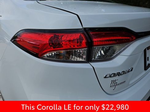 Used 2025 Toyota Corolla LE FWD image 20