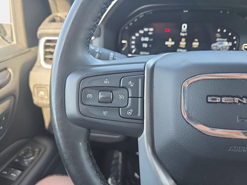 Used 2024 GMC Yukon XL Denali AWD/4WD image 17