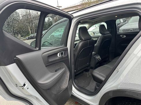 Used 2025 Volvo XC40 B5 Plus w/ Protection Package Premier image 16